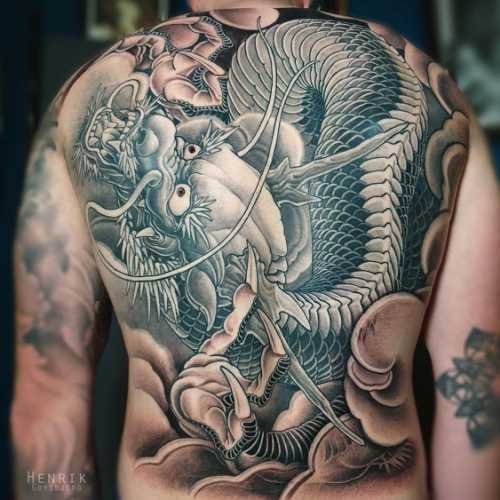 67 tatouage japonais dos dragon