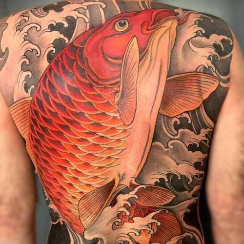 63 tatouage japonais carpe dos