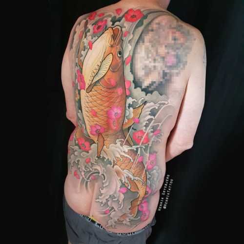 58 tatouage japonais carpe dos